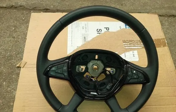 Dacia Sandero III Steering wheel 484007754R