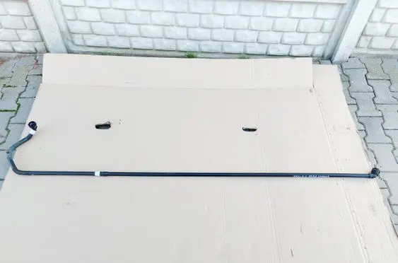 Engine coolant pipe/hose