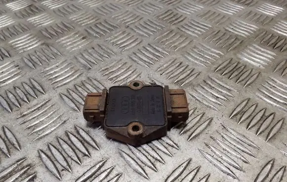 Audi 80 90 S2 B4 Ignition amplifier control unit 4A0905351