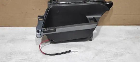 Toyota C-HR I Glove box