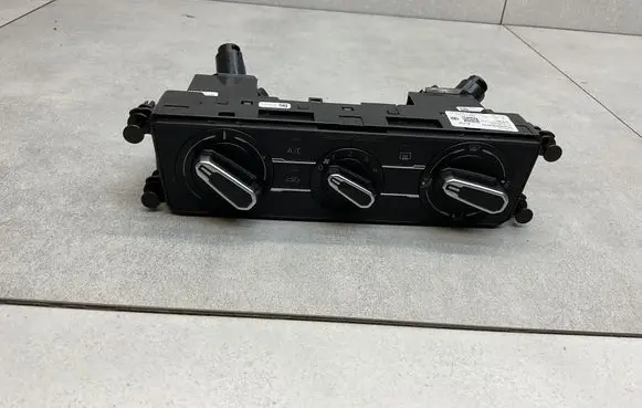 Volkswagen Polo VI Climate control unit 2G2820045D
