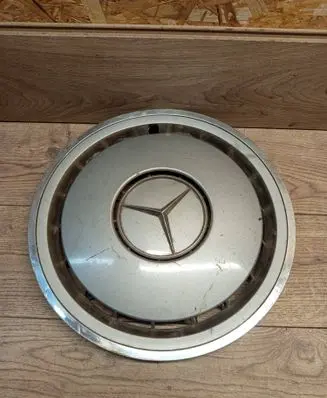 Mercedes-Benz E W124 R15 wheel hub/cap/trim 1244010924 7273200