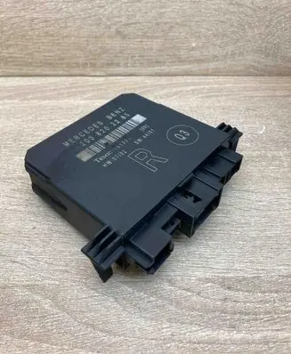 Mercedes-Benz C W203 Door control unit/module 2038202285 351391
