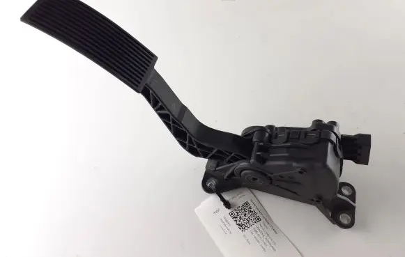 Nissan Navara D40 Accelerator throttle pedal 180025X10B
