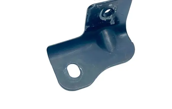 Fender mounting bracket
