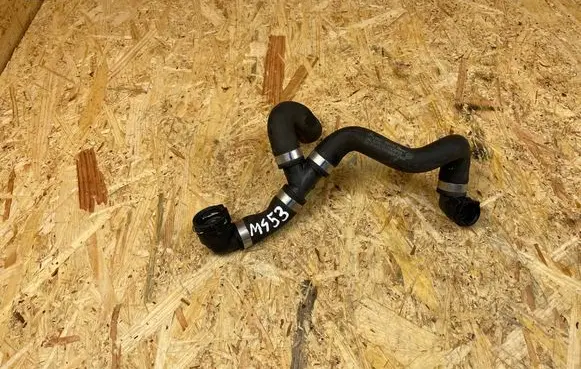 Engine coolant pipe/hose