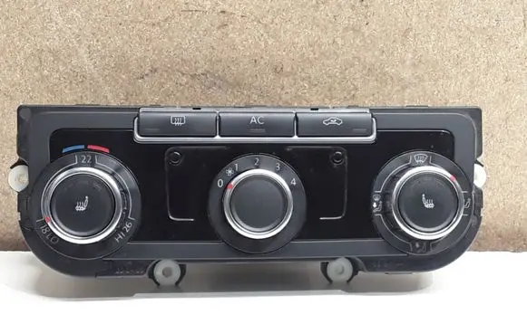 Volkswagen Golf VI Climate control unit 3C8907336J