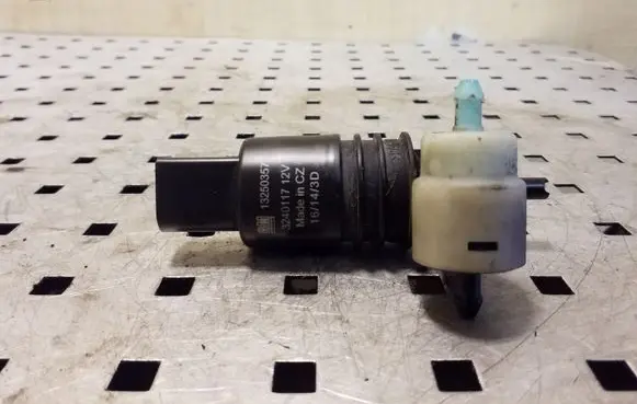 Opel Insignia A Windscreen/windshield washer pump 13250357