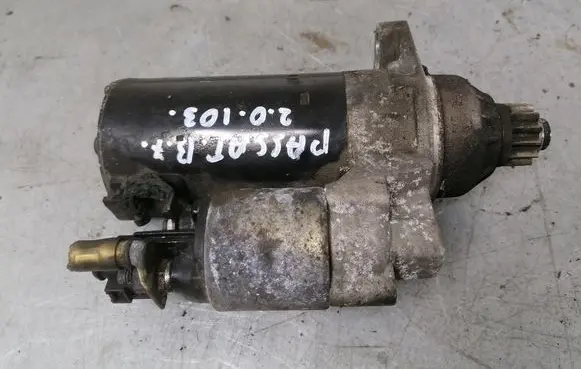 Volkswagen PASSAT B7 Starter motor 02M911024C