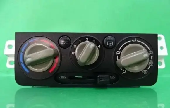 Mazda Demio Climate control unit DC7061190C