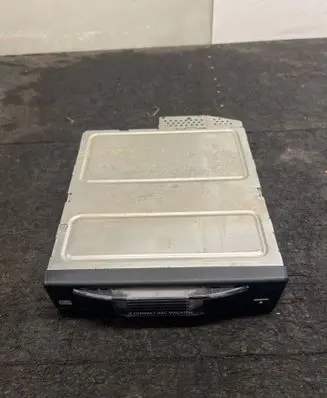 BMW 5 E60 E61 CD/DVD changer 65126986081 020469