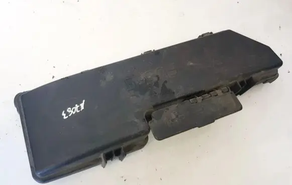 Volvo S60 Fuse box cover 9494211
