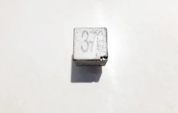 Volkswagen PASSAT B5.5 Other relay 8d0951253