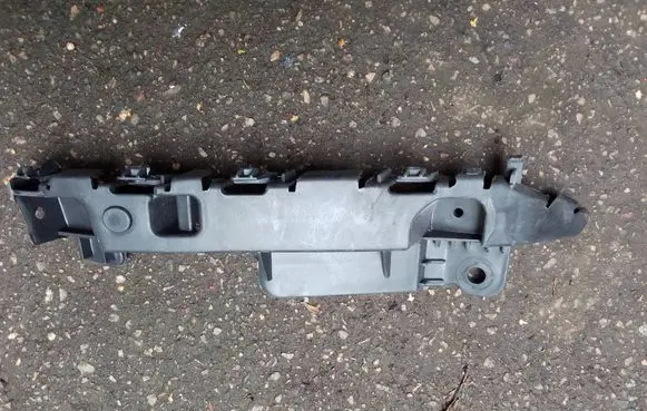 Chevrolet Cruze Front bumper mounting bracket 94826581