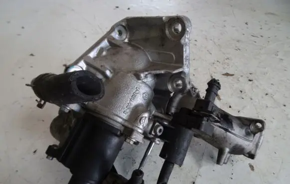 Dacia Dokker EGR valve 8200836385