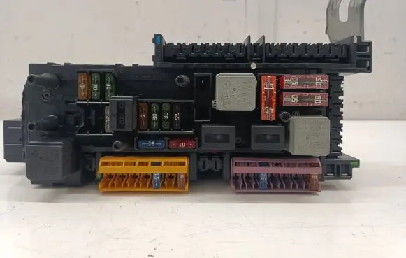 Mercedes-Benz E W212 Fuse module 2129004001