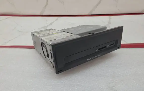 Audi Q3 F3 Radio/CD/DVD/GPS head unit 83A035063C AUZ8Z3XFN00UB6 83A035063