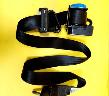 Chrysler Voyager Rear seatbelt 4680196