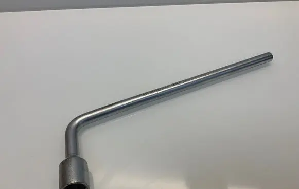 Mercedes-Benz E W212 Wheel nut wrench A2215810001 2215810001