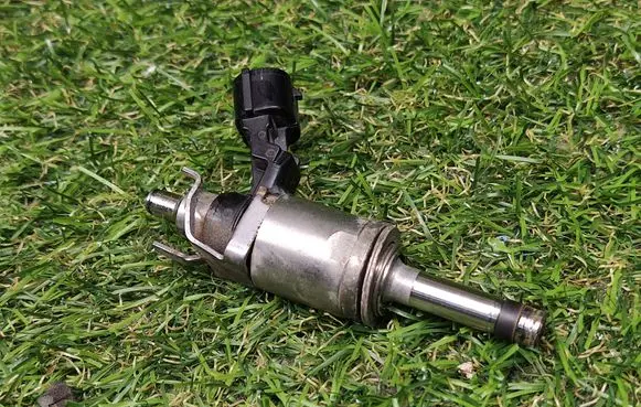 Ford Focus Fuel injector CM5EBB