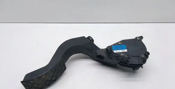 Volkswagen PASSAT B5.5 Accelerator throttle pedal 8D1723523F