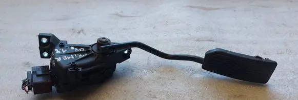Nissan Primera Accelerator throttle pedal 18002AU410 6PV00862001
