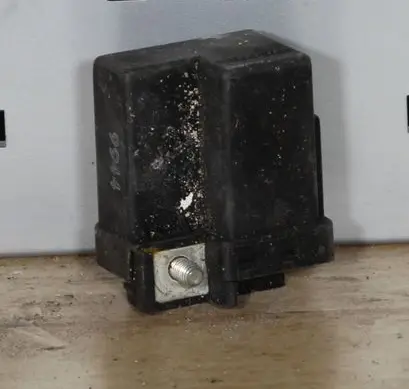 BMW 5 E39 Glow plug pre-heat relay 2246919