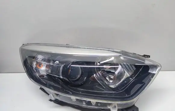 Renault Captur Headlight/headlamp 260106334R