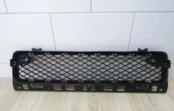 Mercedes-Benz G W463 2nd Gen Front bumper lower grill A4638857701