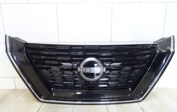 Nissan X-Trail T32 Front bumper upper radiator grill 623106RU0A