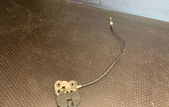 BMW 3 E46 Seat back rest lock catch 522082090359