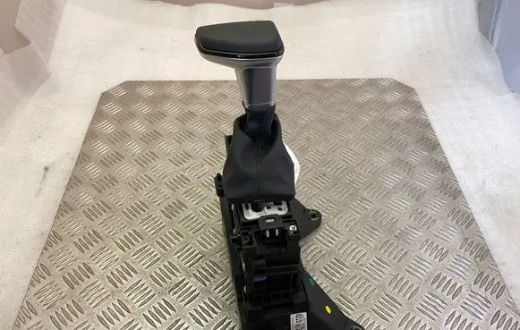Hyundai Tucson IV NX4 Gear shifter/selector 46700N7200