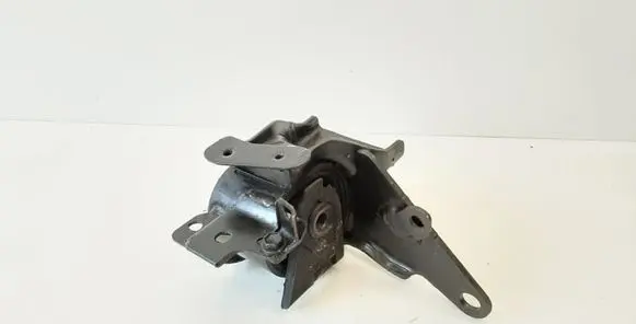 Toyota Avensis T250 Engine mount bracket