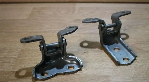 Toyota Avensis T250 Rear door hinge set 