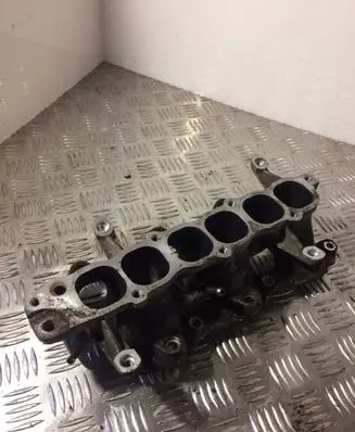Mitsubishi Galant Intake manifold