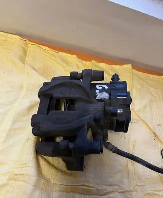 Subaru Forester SK Rear brake caliper 26620SJ000