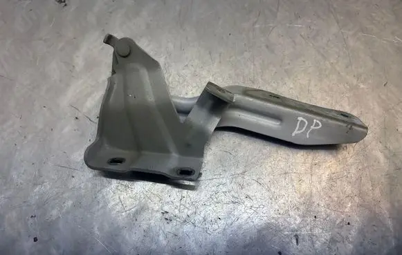 Nissan Qashqai Engine bonnet/hood hinges