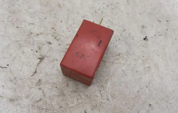Volkswagen Golf III Other relay 86VB17C499BA