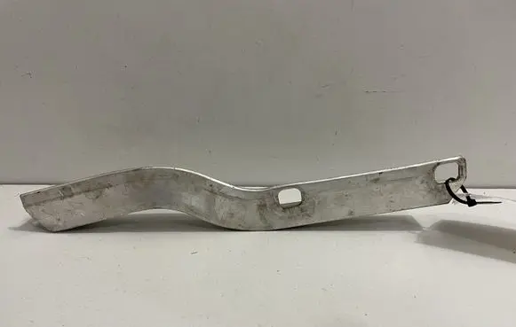 BMW 6 F12 F13 Radiator support slam panel bracket 7583120