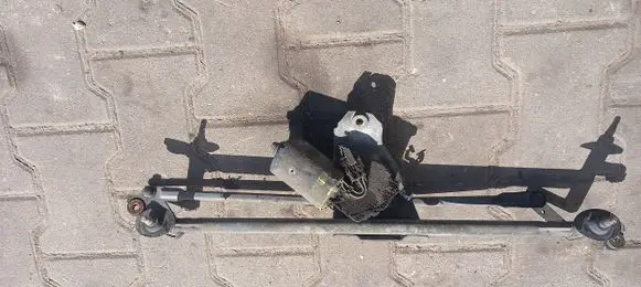 Volkswagen PASSAT B4 Front wiper linkage 