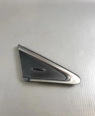 Toyota Avensis T270 Fender end trim 6011705021
