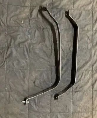 KIA Sportage Fuel tank mounting bracket 