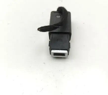 Peugeot 2008 II USB socket connector 98217039DX 9824334377