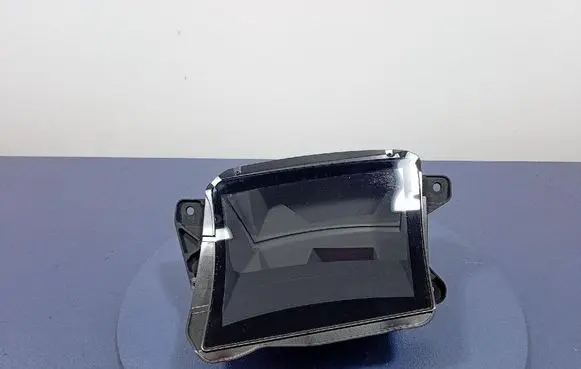 Radio/CD/DVD/GPS head unit