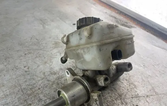 Opel Zafira A Master brake cylinder
