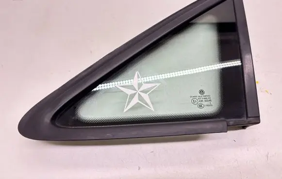 Volkswagen Touran I Front triangle window/glass 1T0845411