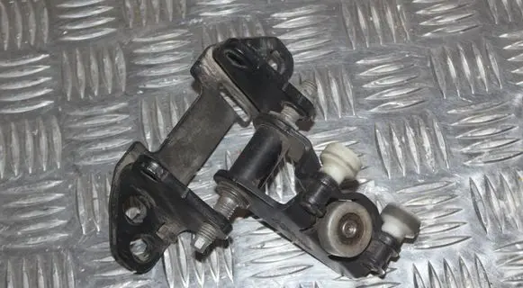 Mercedes-Benz Sprinter W906 Sliding door middle roller runner A9067600347