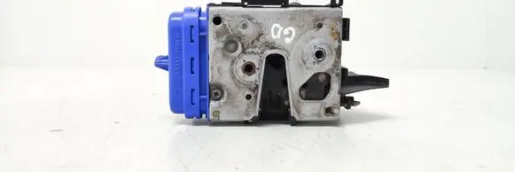 Audi A3 S3 8L Rear door lock 8D0839016A