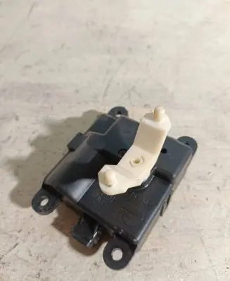 Nissan Primera A/C air flow flap actuator/motor 