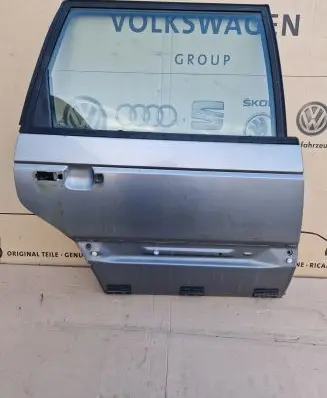 Volkswagen PASSAT B3 Rear door 333833052A 333833106